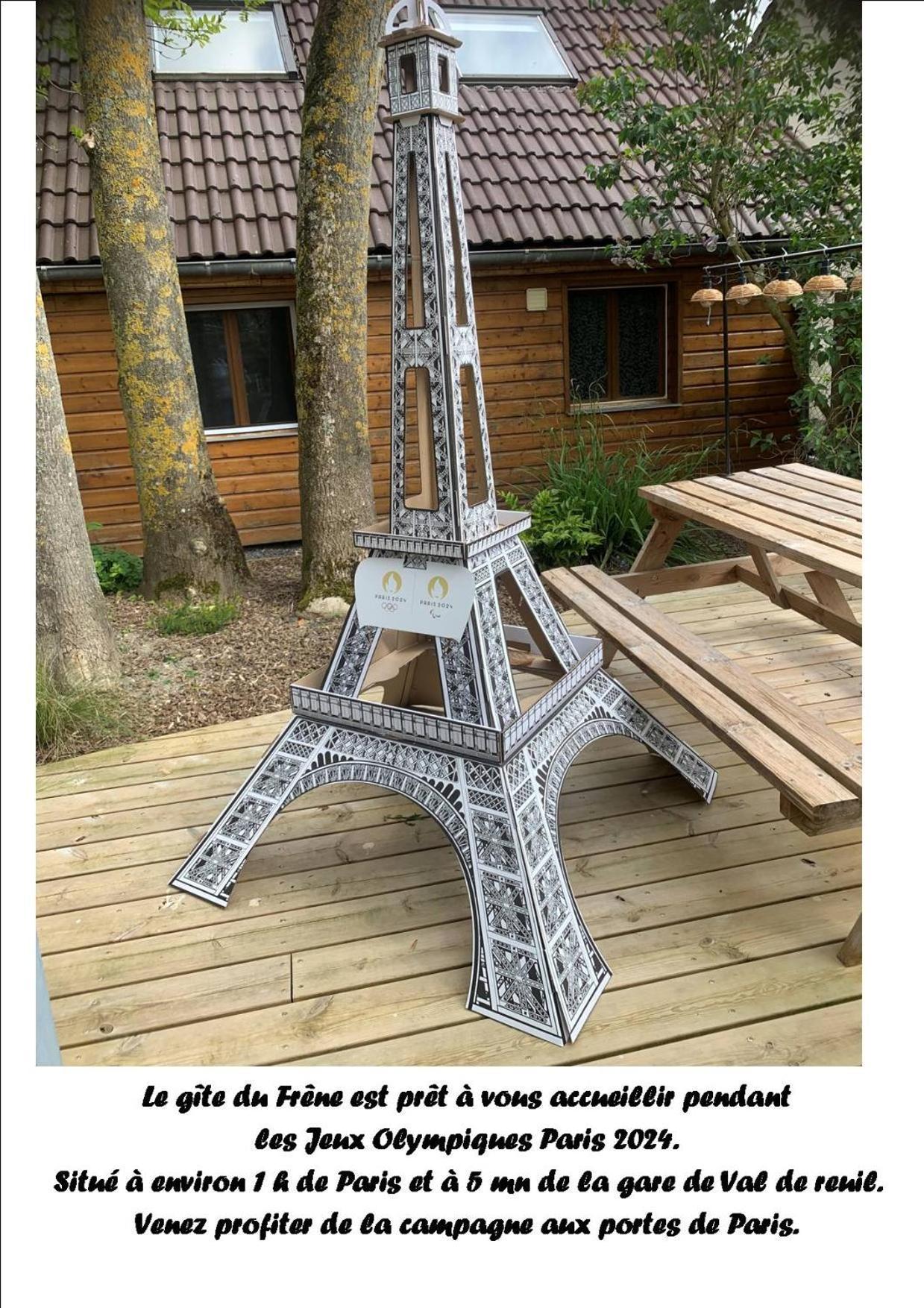 Le Gite Du Frene Poses Екстериор снимка
